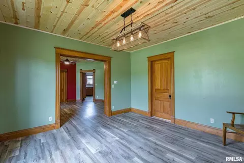 2475 State Highway 17, Viola, IL 61486 photo 5