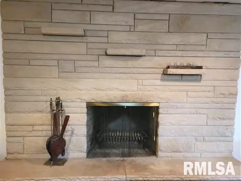 1827 37th St, Moline, IL 61265 photo 28
