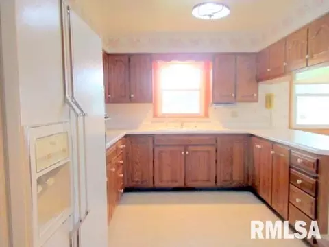509 16th St, Silvis, IL 61282 photo 8