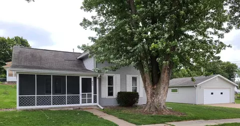 803 5th St, Fulton, IL 61252 photo 1