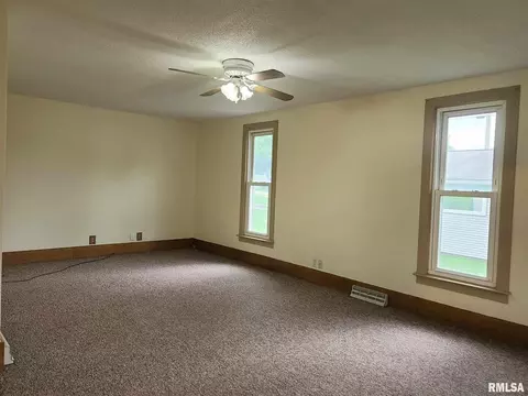 803 5th St, Fulton, IL 61252 photo 3