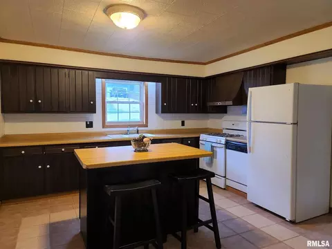 803 5th St, Fulton, IL 61252 photo 6