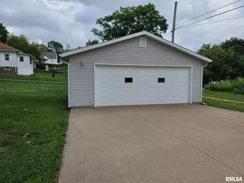 803 5th St, Fulton, IL 61252 photo 17