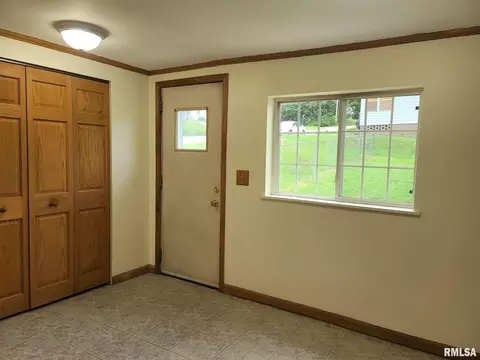 803 5th St, Fulton, IL 61252 photo 9