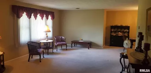 200 Kane Dr, Herrin, IL 62948 photo 6