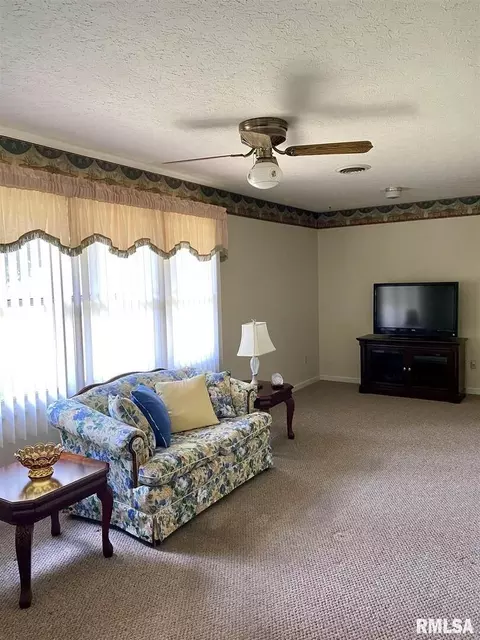 200 Kane Dr, Herrin, IL 62948 photo 10