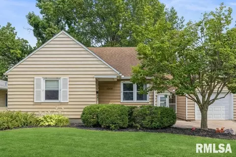 1064 29th St, Moline, IL 61265 photo 1