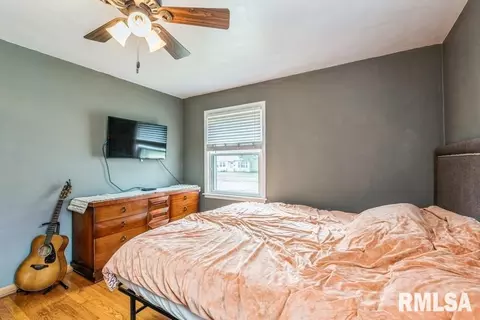 1064 29th St, Moline, IL 61265 photo 5