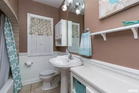 2512 30th St, Moline, IL 61265 photo 20