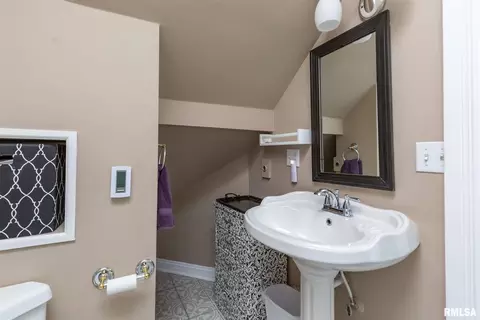 2512 30th St, Moline, IL 61265 photo 27