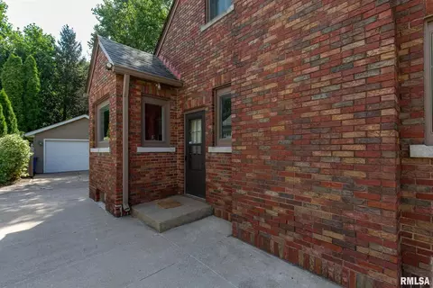 2512 30th St, Moline, IL 61265 photo 36