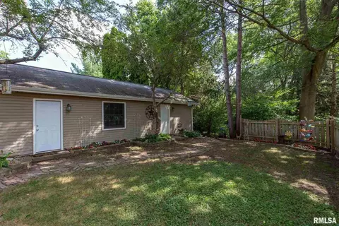 2512 30th St, Moline, IL 61265 photo 6
