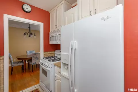 2512 30th St, Moline, IL 61265 photo 14