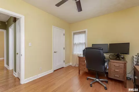 2512 30th St, Moline, IL 61265 photo 16