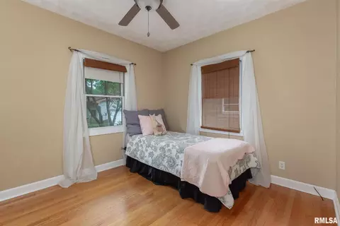 2512 30th St, Moline, IL 61265 photo 17