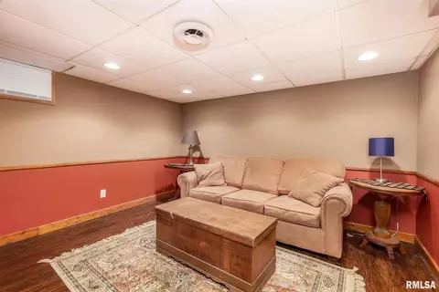 2512 30th St, Moline, IL 61265 photo 29