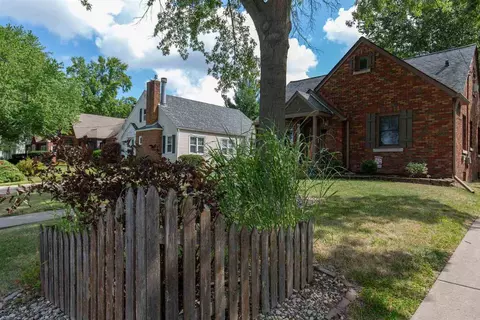 2512 30th St, Moline, IL 61265 photo 2