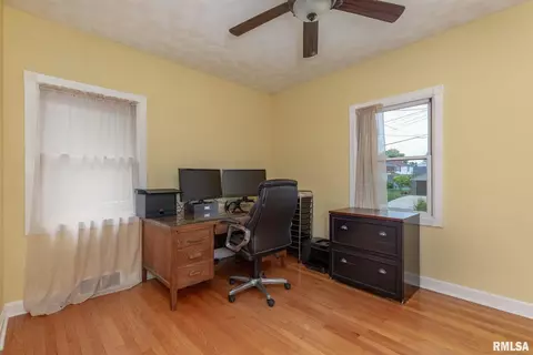 2512 30th St, Moline, IL 61265 photo 15