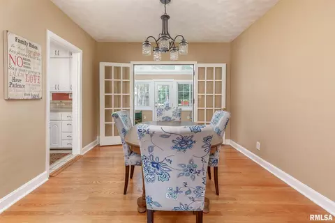 2512 30th St, Moline, IL 61265 photo 10