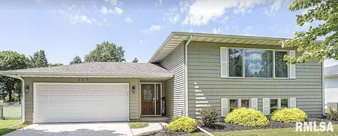 120 Crestview Dr, Eldridge, IA 52748 photo 1