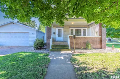 300 E Center St, Cambridge, IL 61238 photo 2