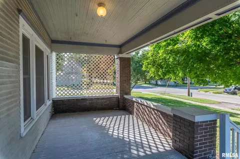 300 E Center St, Cambridge, IL 61238 photo 5