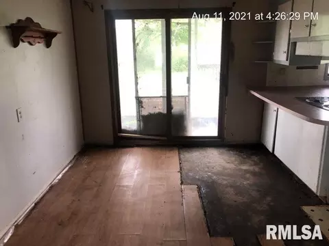1914 14th St, Silvis, IL 61282 photo 4