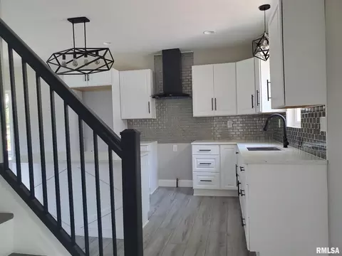 407 E Mill St, Kewanee, IL 61443 photo 8