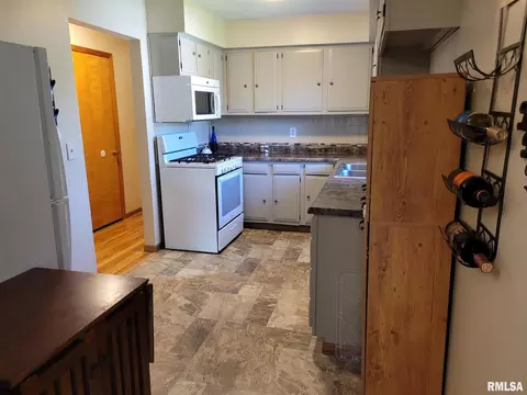 305 5th St, Hampton, IL 61256 photo 5