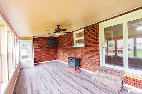 504 E Clark Trl, Herrin, IL 62948 photo 18