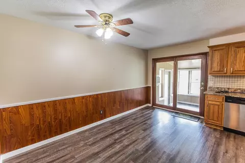 504 E Clark Trl, Herrin, IL 62948 photo 12