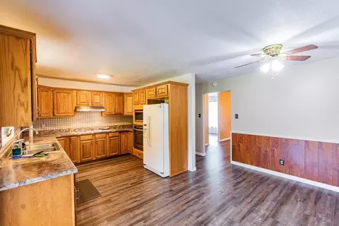 504 E Clark Trl, Herrin, IL 62948 photo 15