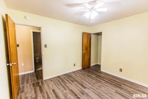 504 E Clark Trl, Herrin, IL 62948 photo 24