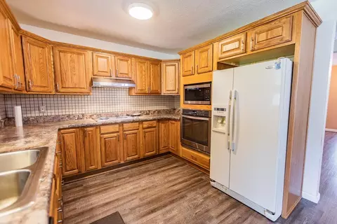 504 E Clark Trl, Herrin, IL 62948 photo 11