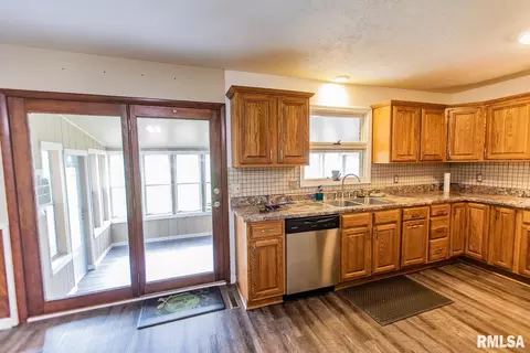 504 E Clark Trl, Herrin, IL 62948 photo 14
