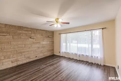 504 E Clark Trl, Herrin, IL 62948 photo 7