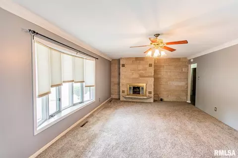 504 E Clark Trl, Herrin, IL 62948 photo 4