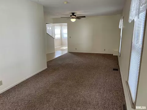 1831 12th St, Moline, IL 61265 photo 11