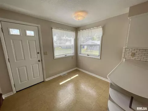 1831 12th St, Moline, IL 61265 photo 9