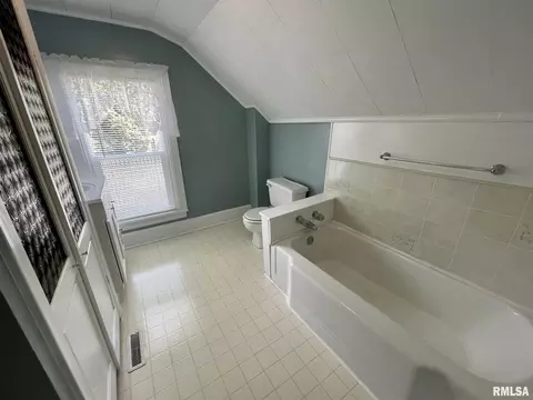 1831 12th St, Moline, IL 61265 photo 17