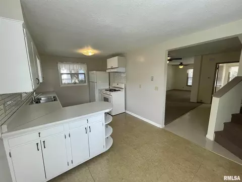 1831 12th St, Moline, IL 61265 photo 8