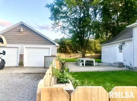 13790 Ewing Rd, Whittington, IL 62897 photo 4