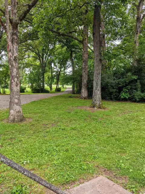 9318 Summers Rd, Benton, IL 62812 photo 4