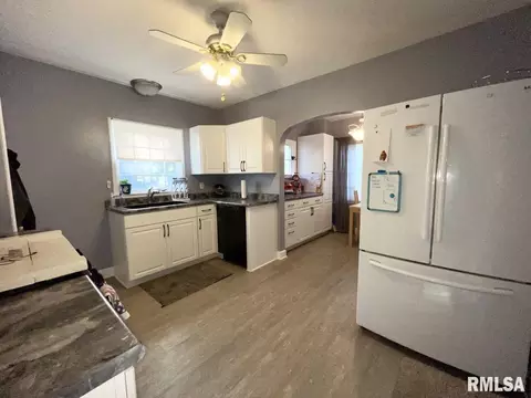 1125 W Main St, Thomson, IL 61285 photo 2
