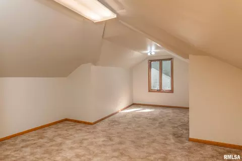 2111 13th St, Moline, IL 61265 photo 11