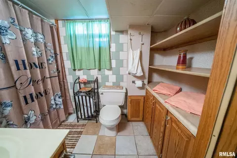 3211 7th St, Moline, IL 61265 photo 32