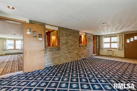 1903 46th St, Moline, IL 61265 photo 8