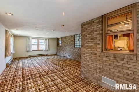 1903 46th St, Moline, IL 61265 photo 9