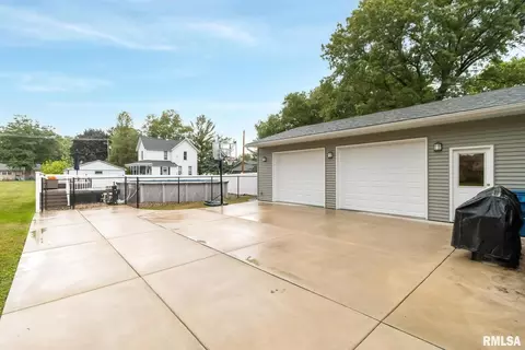 306 N 4th St, Eldridge, IA 52748 photo 30