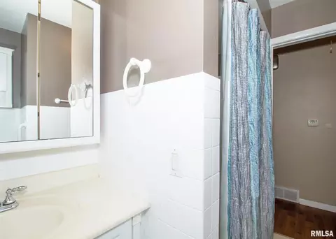 1002 25th St, Moline, IL 61265 photo 28